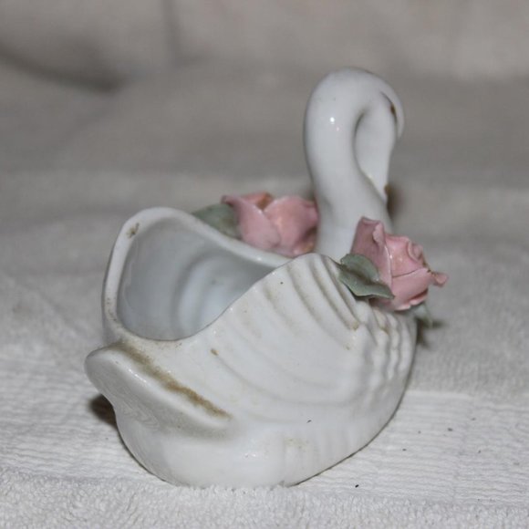 VTG 1950s MINIATURE PORCELAIN SWAN PLANTER PINK ROSES GREEN LEAVES MADE IN CHINA - Picture 3 of 7